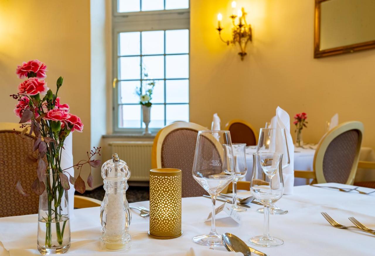 Seehotel Schloss Клинк Экстерьер фото