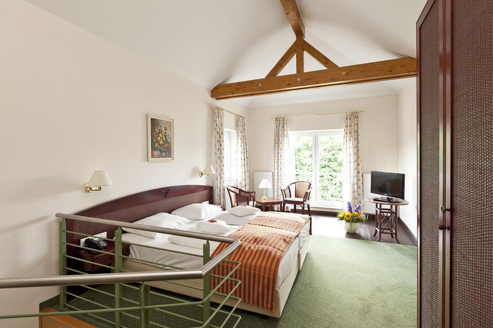 Seehotel Schloss Клинк Экстерьер фото