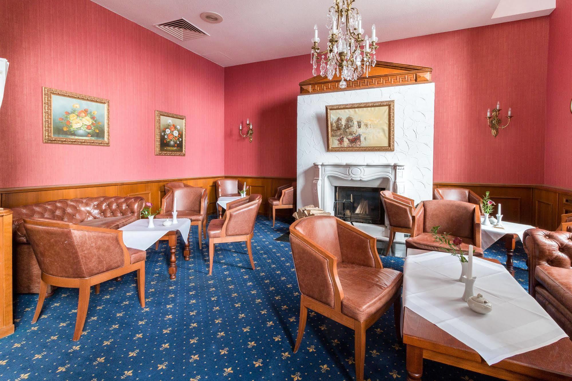 Seehotel Schloss Клинк Экстерьер фото