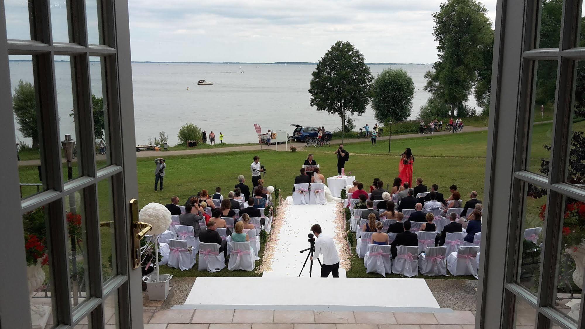 Seehotel Schloss Клинк Экстерьер фото