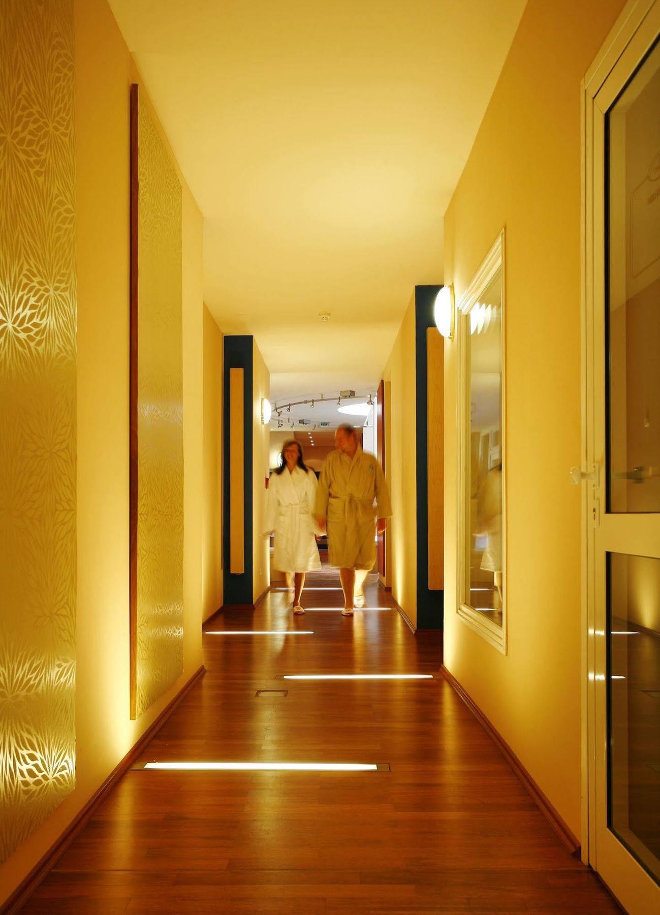 Seehotel Schloss Клинк Экстерьер фото