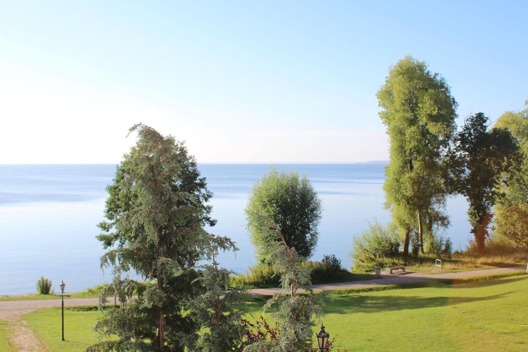 Seehotel Schloss Клинк Экстерьер фото