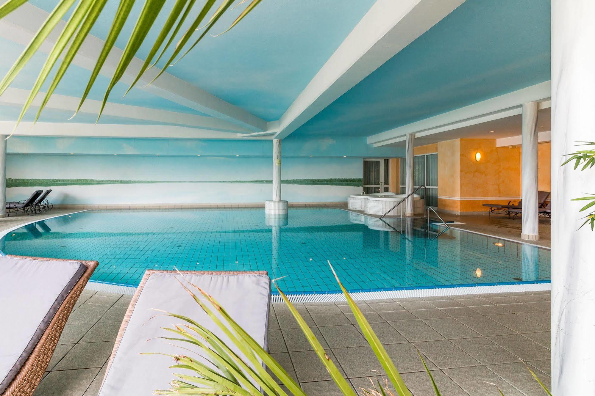 Seehotel Schloss Клинк Экстерьер фото