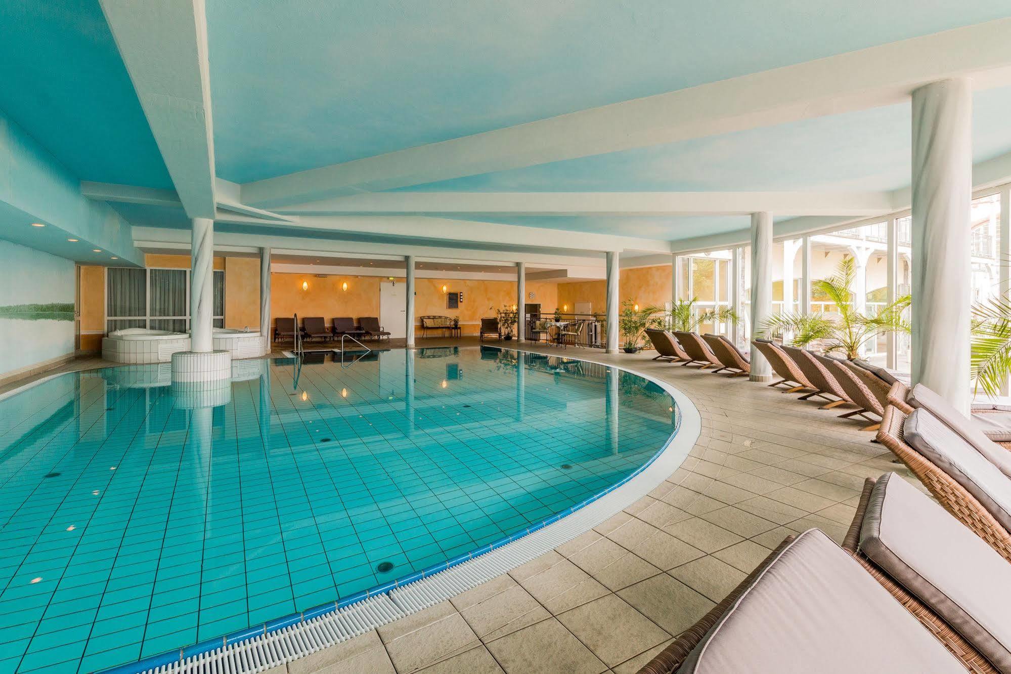 Seehotel Schloss Клинк Экстерьер фото