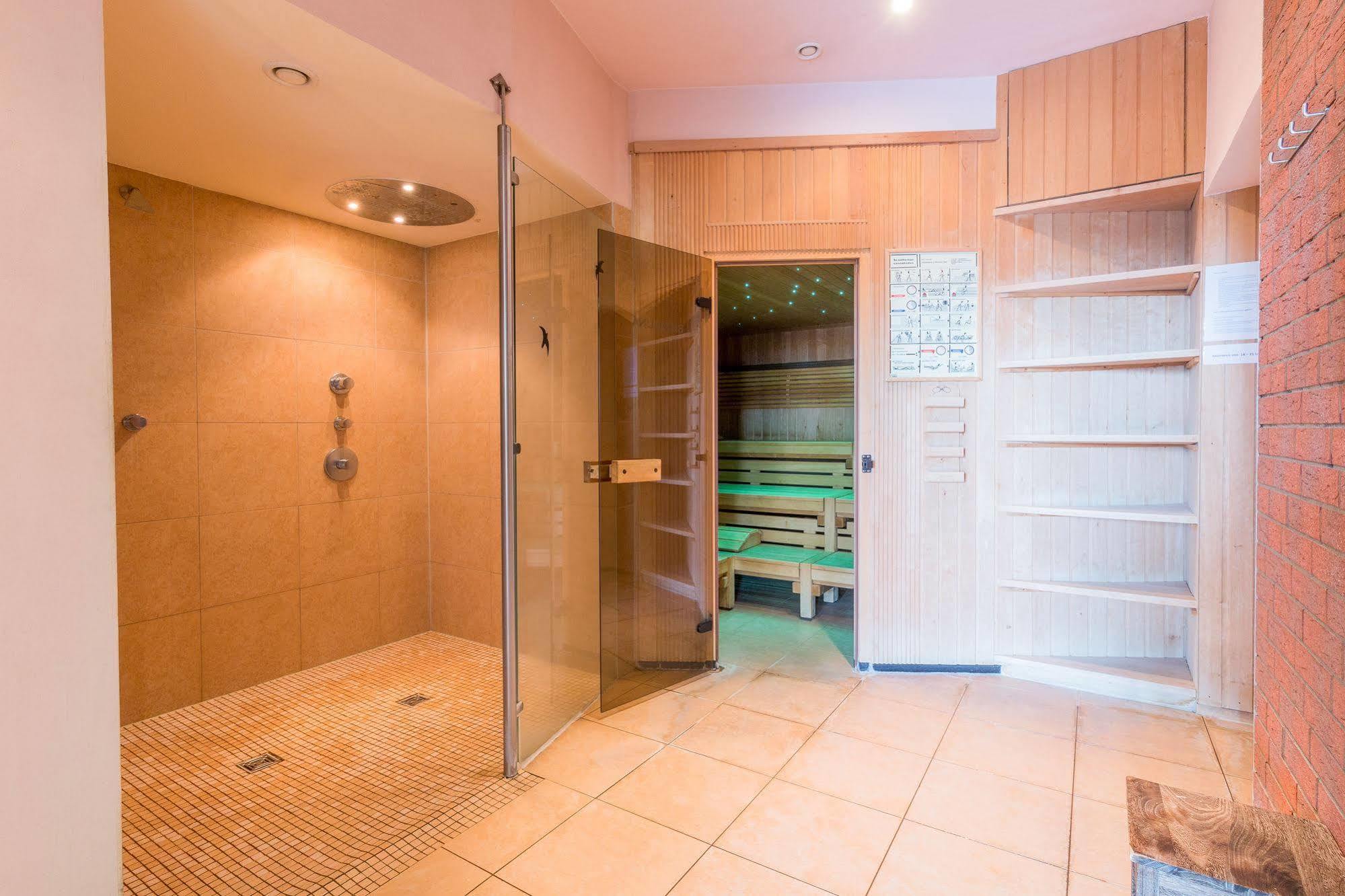 Seehotel Schloss Клинк Экстерьер фото