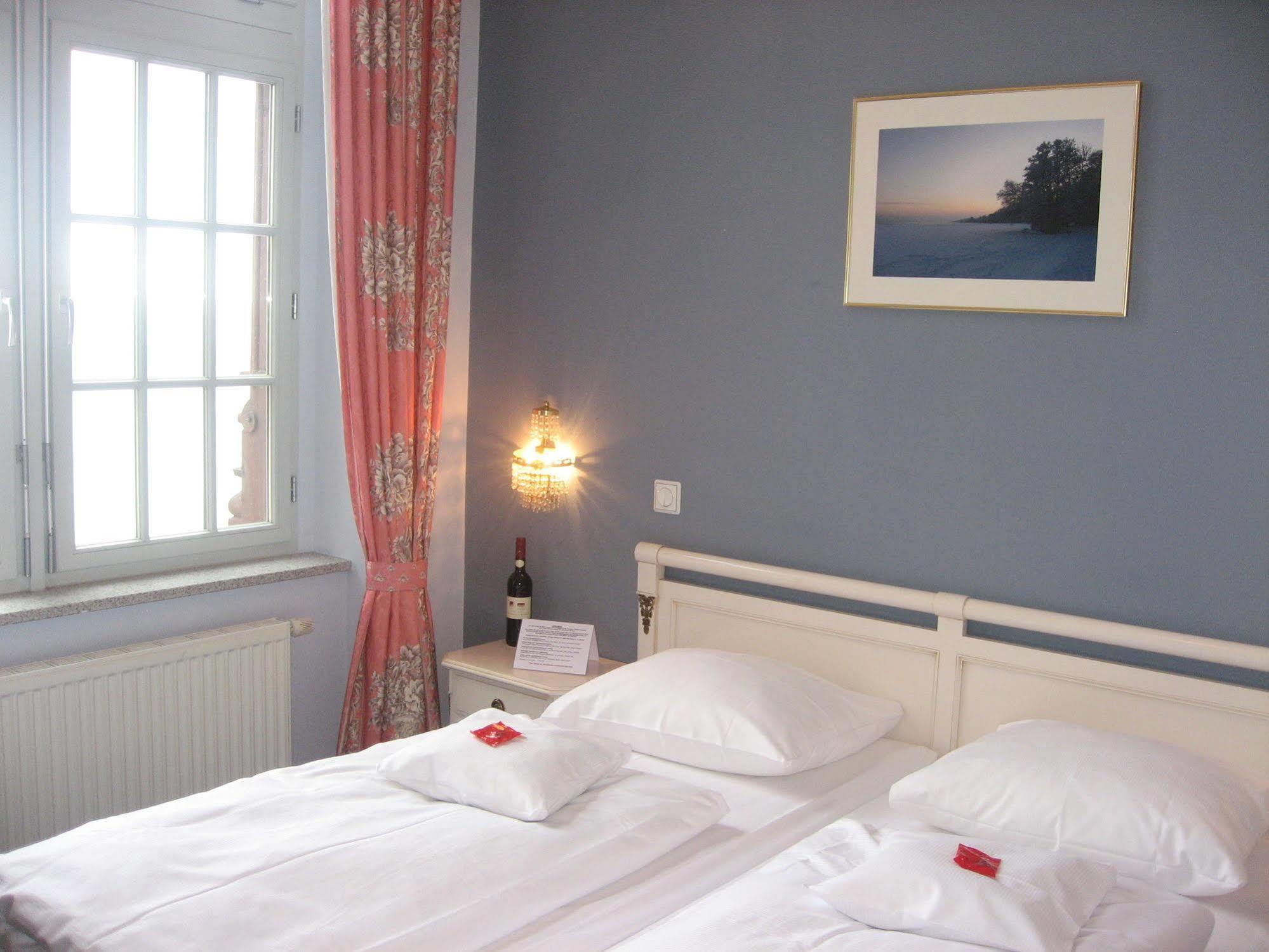 Seehotel Schloss Клинк Экстерьер фото